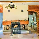 3 Bedroom Lovely In Prázdninový dům