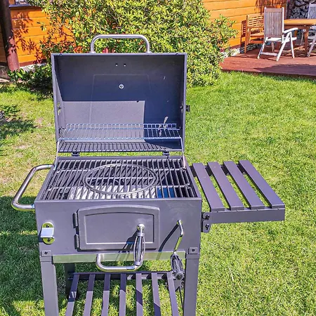 بيت للعطل 3 Bedroom Lovely In نوفي فاربنو