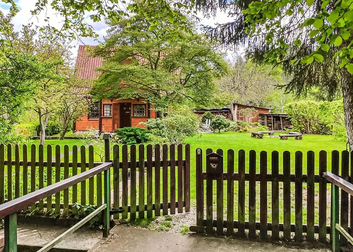 Ferienhaus 3 Bedroom Lovely In Nowe Warpno