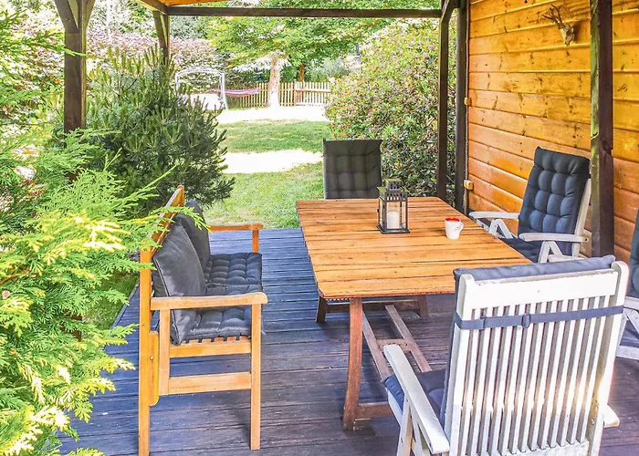 3 Bedroom Lovely In Ferienhaus *